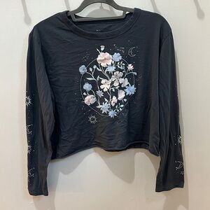 Cropped Long Sleeve Graphic Tee